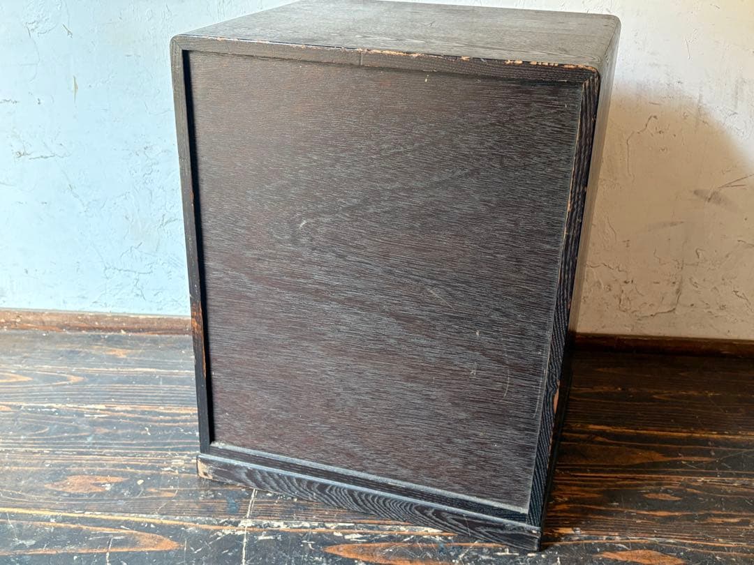 木目調4段引き出しタンス　アンティーク　レトロ