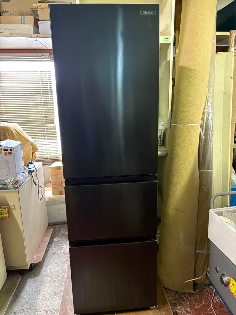 ハイアール　３ドア冷蔵庫　325ℓ　2023年　SLIMORE JR-CV34B