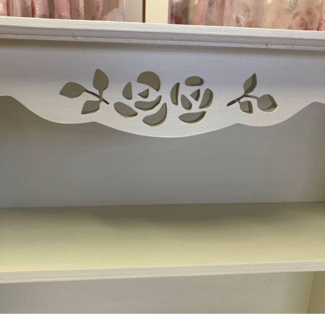 【感謝セール　限定１台】薔薇のカッティングのワイド型シェルフ