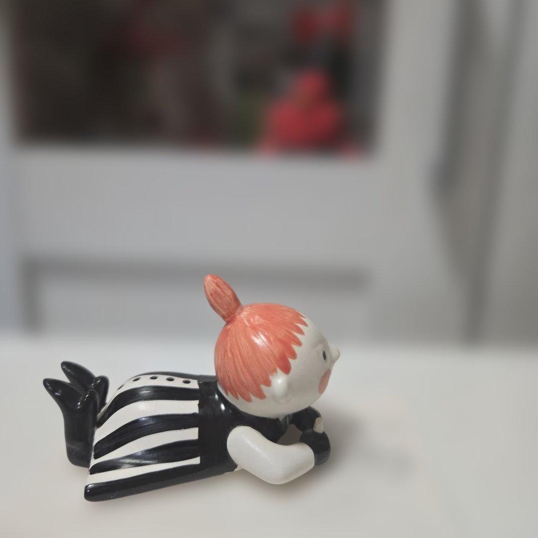 アラビア　ムーミン　リトルミイ寝そべりフィギュア