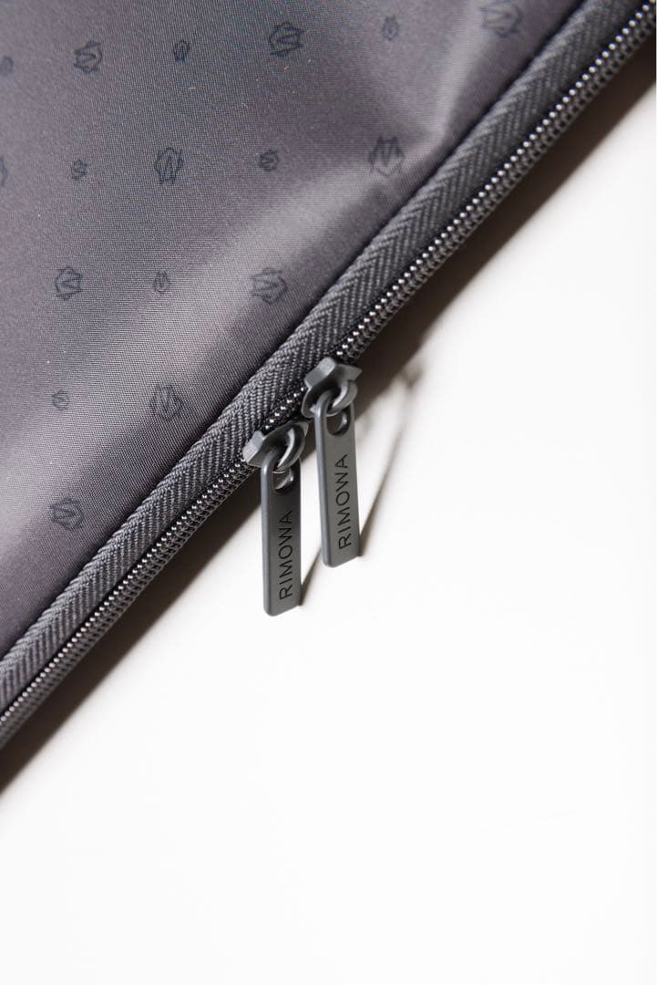 新品 RIMOWA PC ケース　クラッチ　パイロット