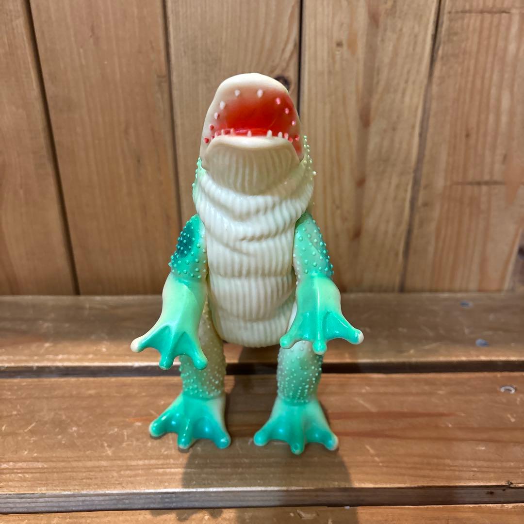 り*う様 ブルマァク ソフビ ガマクジラ