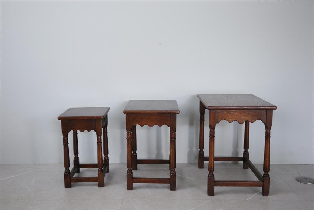 英国アンティーク木製ネストテーブル3台/収納式机/サイドテーブル(83-149)