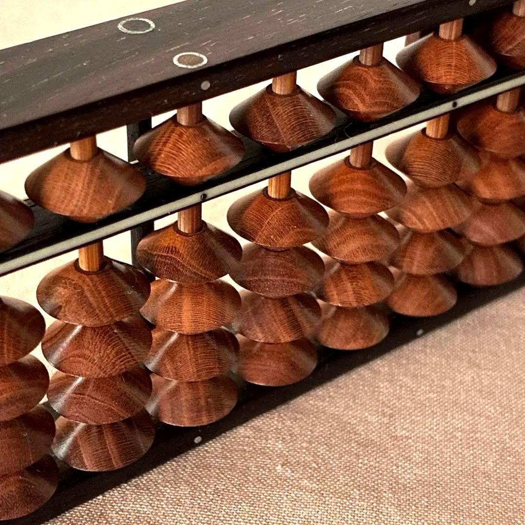 【業界の立役者 美術品級】雲州そろばん 岡田光信【最高級の梅玉 縞黒檀 27桁】