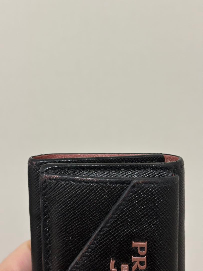 PRADA 黒 三つ折り財布