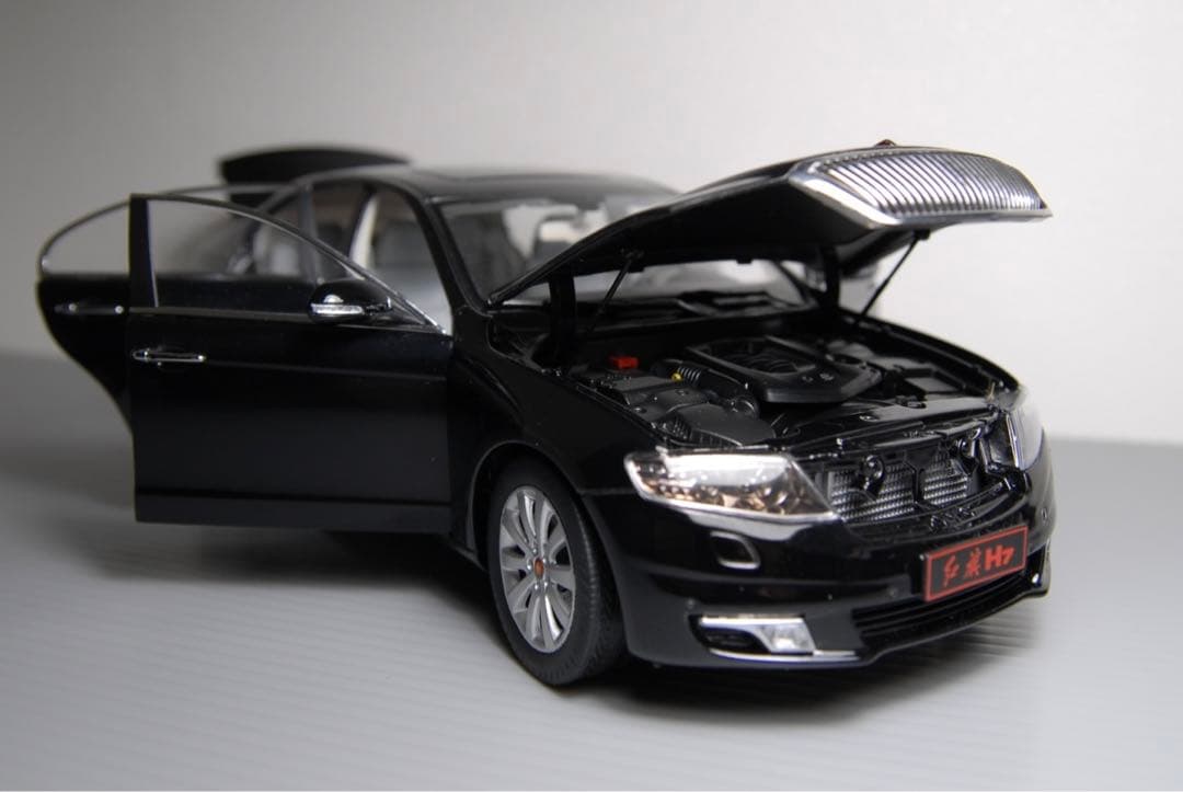 紅旗 H7 1/18 ミニカー 第一汽車 ホンチー