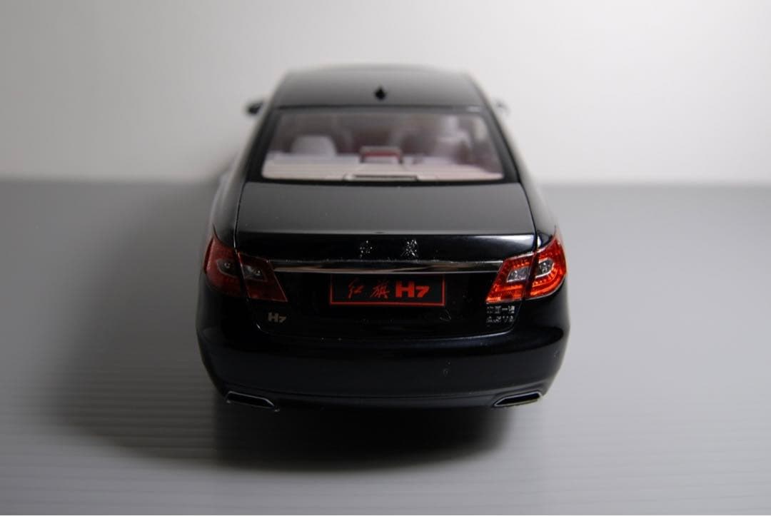 紅旗 H7 1/18 ミニカー 第一汽車 ホンチー