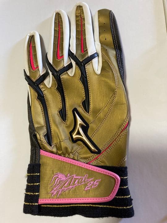 新井貴浩　実使用　バッティンググラブ