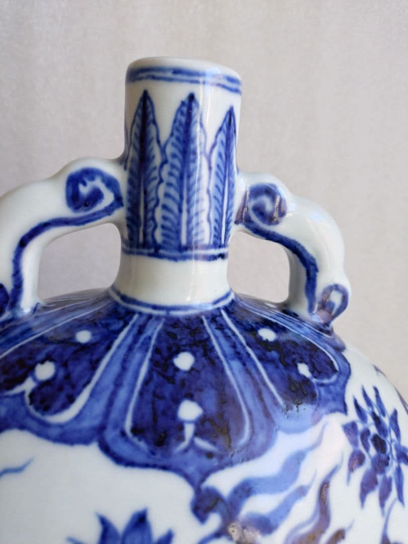 開運ー青龍と鳳凰の白青磁の壺