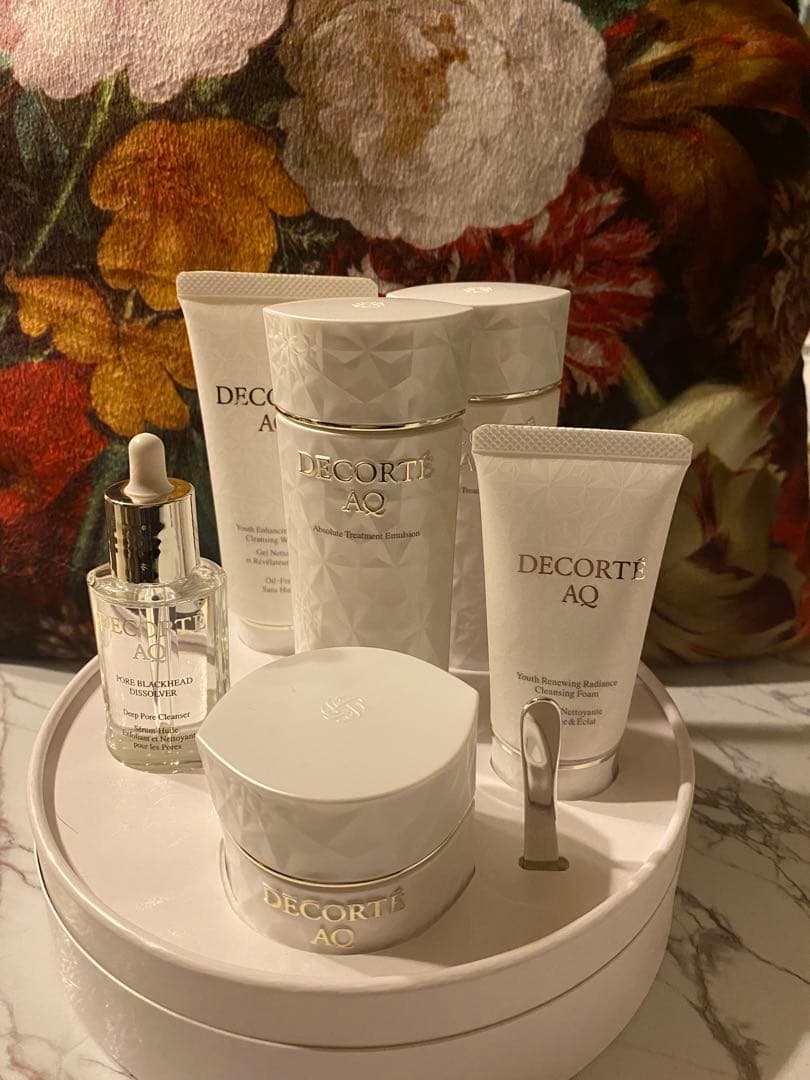 DECORTÉ AQ ラディアンスコフレ　Ⅱ