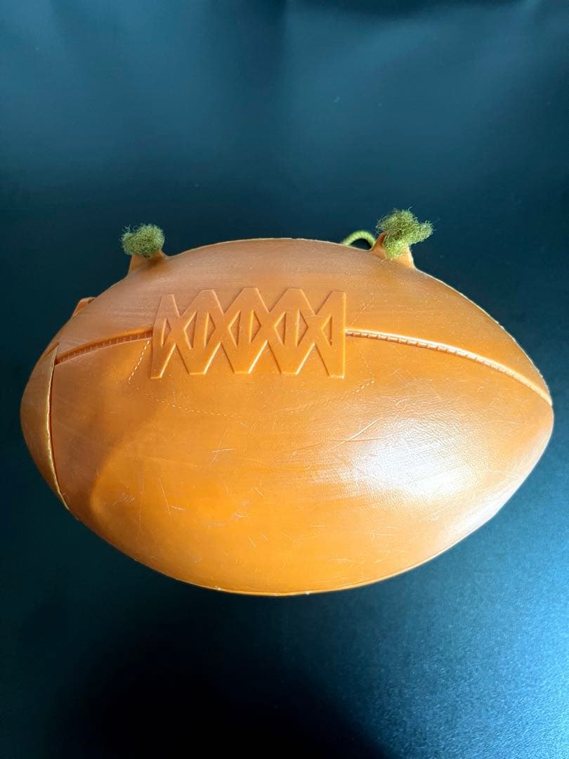 希少7-eleven 非売品ラグビーボール型小物入れ