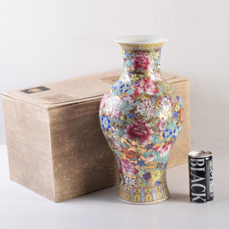 中国　乾隆年製款　粉彩　花草文　花瓶　C　7952A