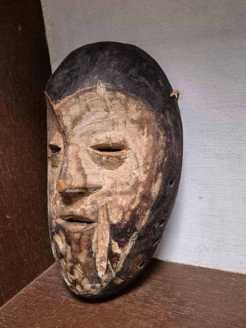 アフリカ　コンゴ　お面　マスク　飾り　魔除け