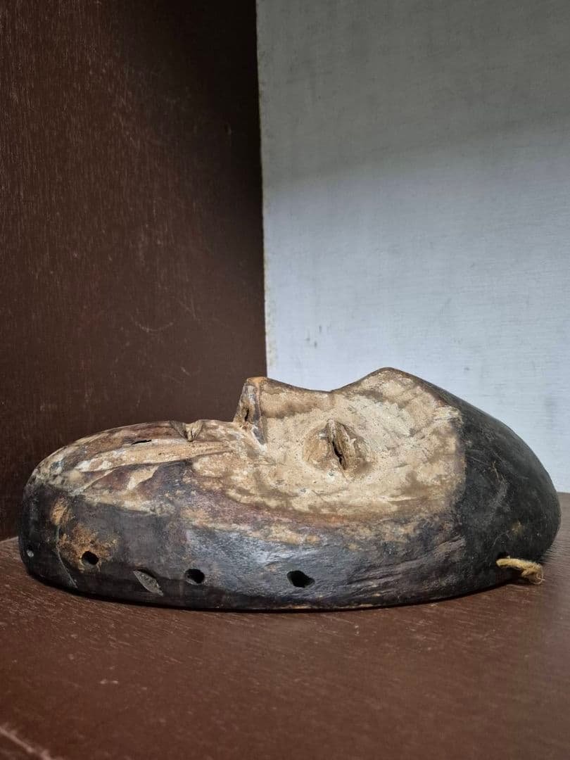 アフリカ　コンゴ　お面　マスク　飾り　魔除け