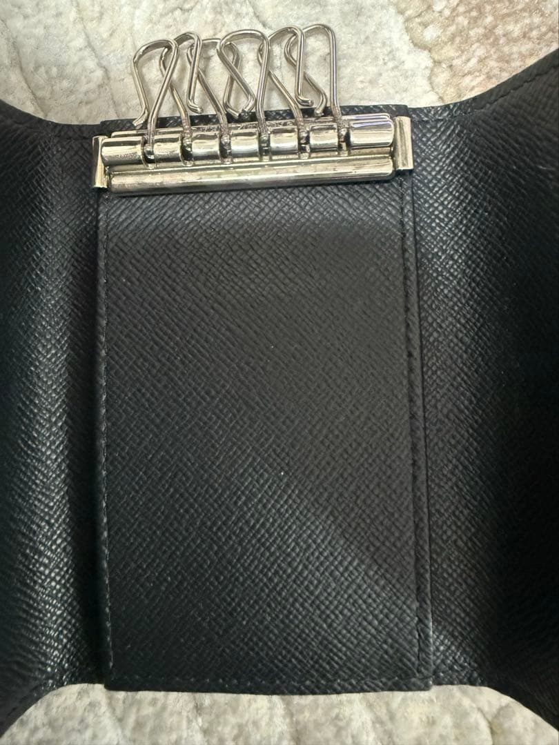 ルイヴィトン 黒 ブラック グレー ダミエグラフィット