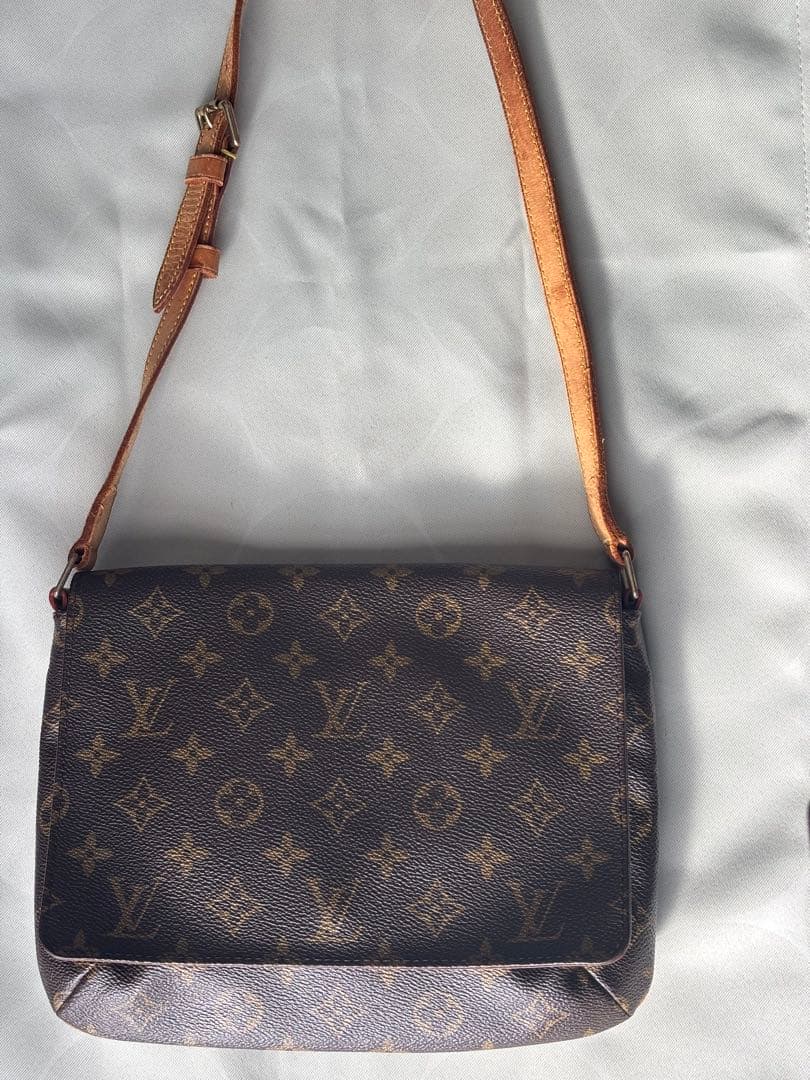 Lovis Vuitton ルイヴィトンモノグラムバッグ