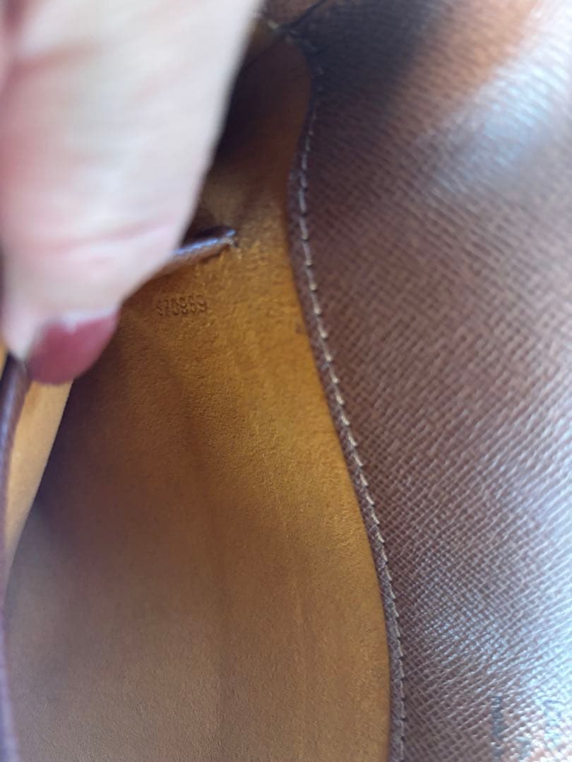 Lovis Vuitton ルイヴィトンモノグラムバッグ