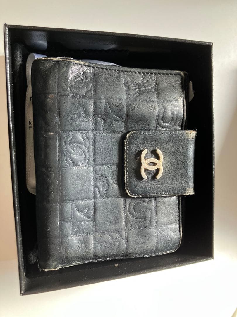 CHANEL　アイコンライン　ブラック 　二つ折り財布　財布 　長財布