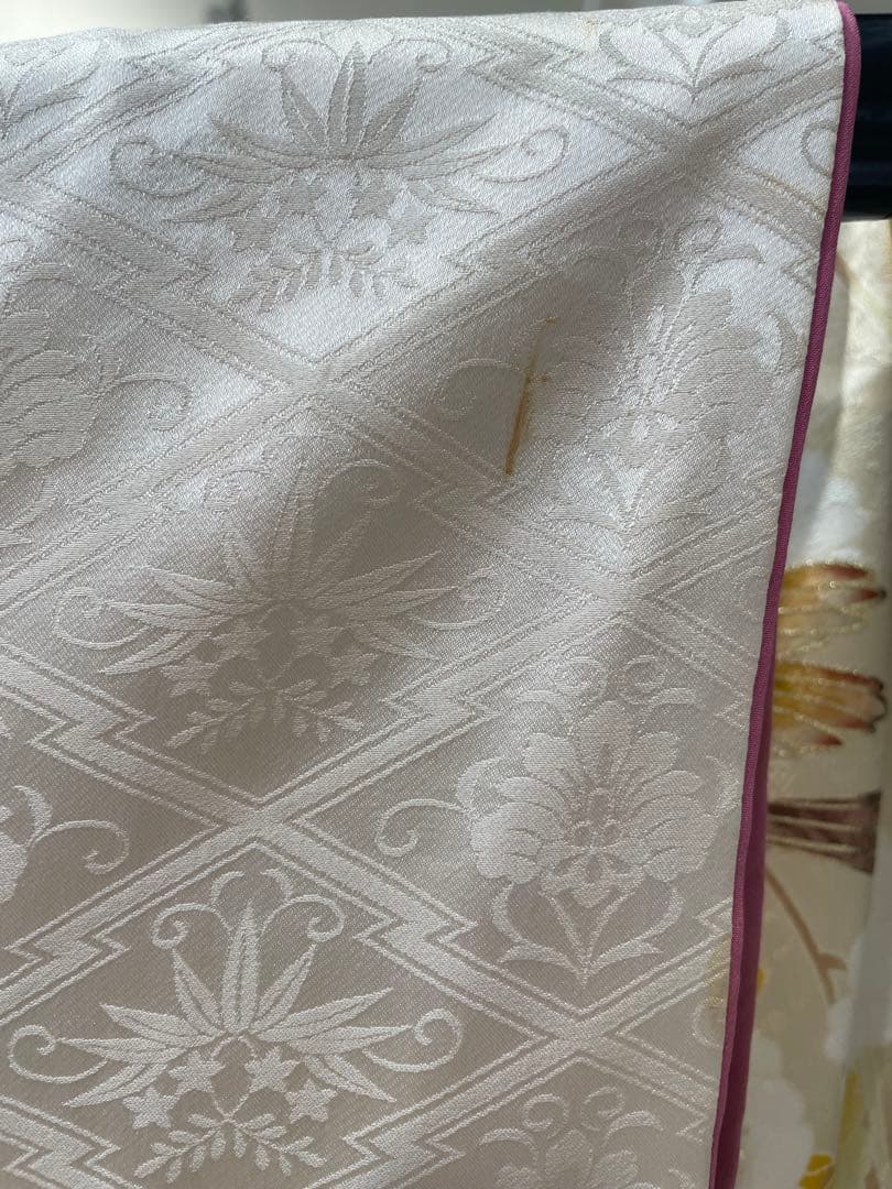 【振袖 】白ピンク 花柄刺繍　アンティーク着物(振袖単品にて出品)