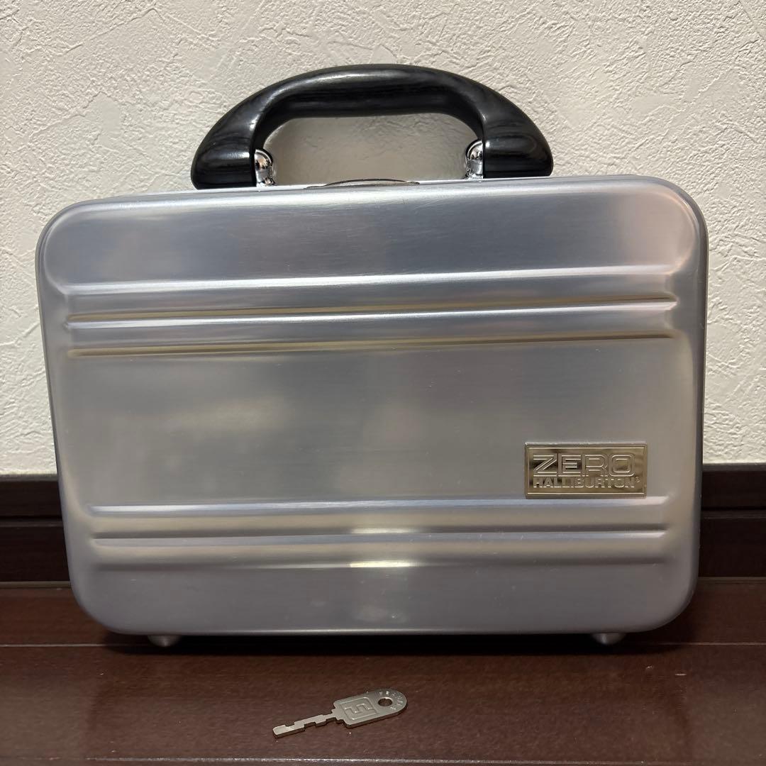 ZEROHALLIBURTON アルミニウム ビジネスバッグ 鍵付き