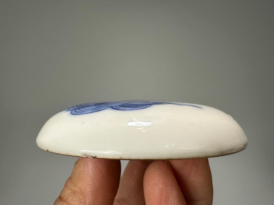 中国美術　清朝　清時代　大清康熙年製　青花人物図香合　染付　蓋物　時代　古物唐物