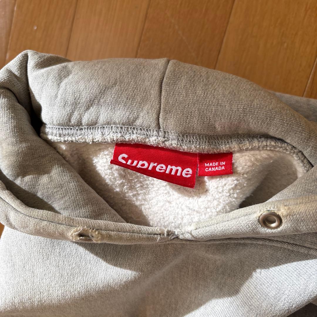 や*ん様 SUPREME グレー フード付きパーカー