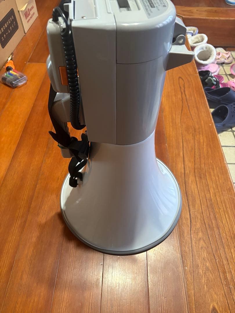 ほぼ新品 TOA ER-2130W 高出力メガホン