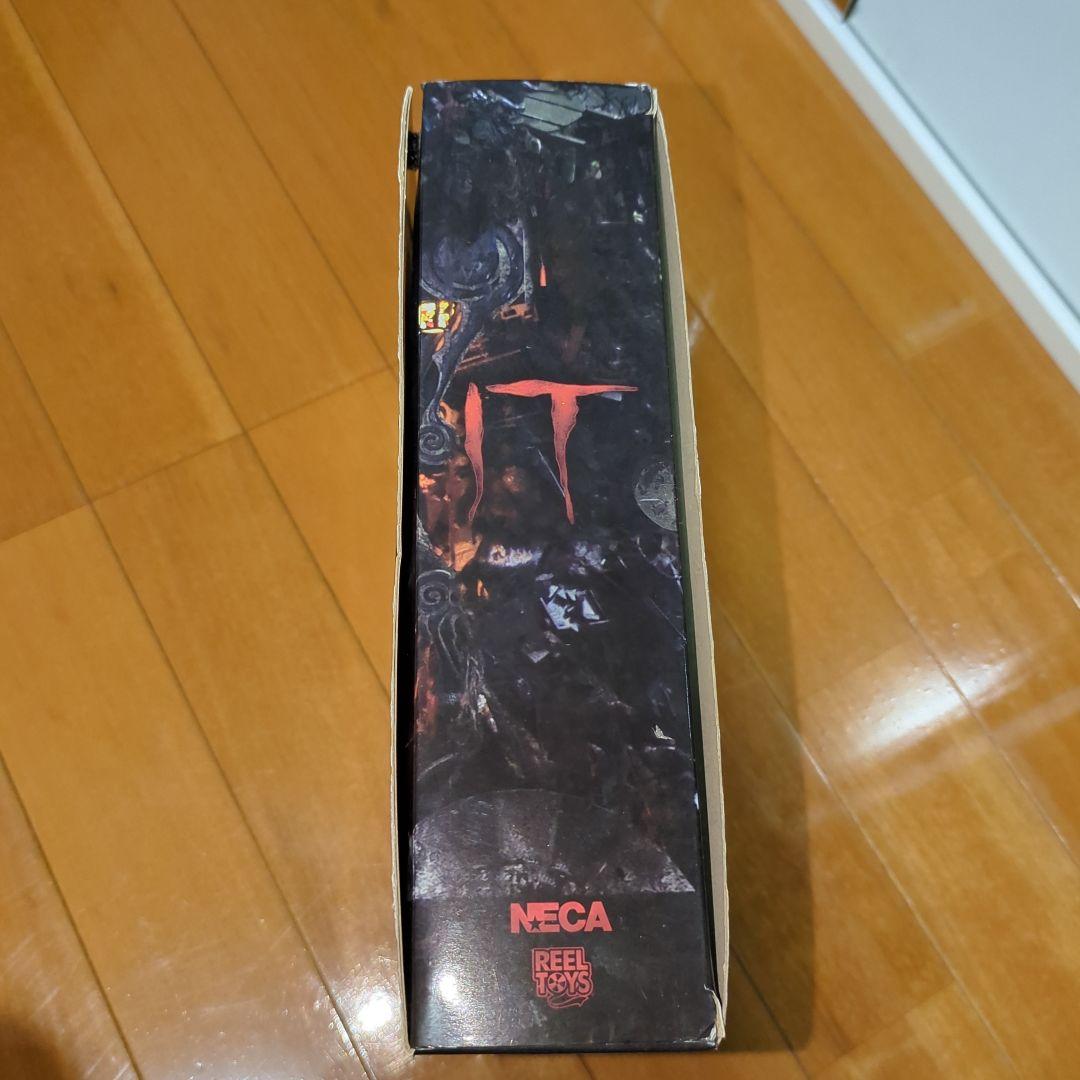 ペニーワイズネカフィギュア