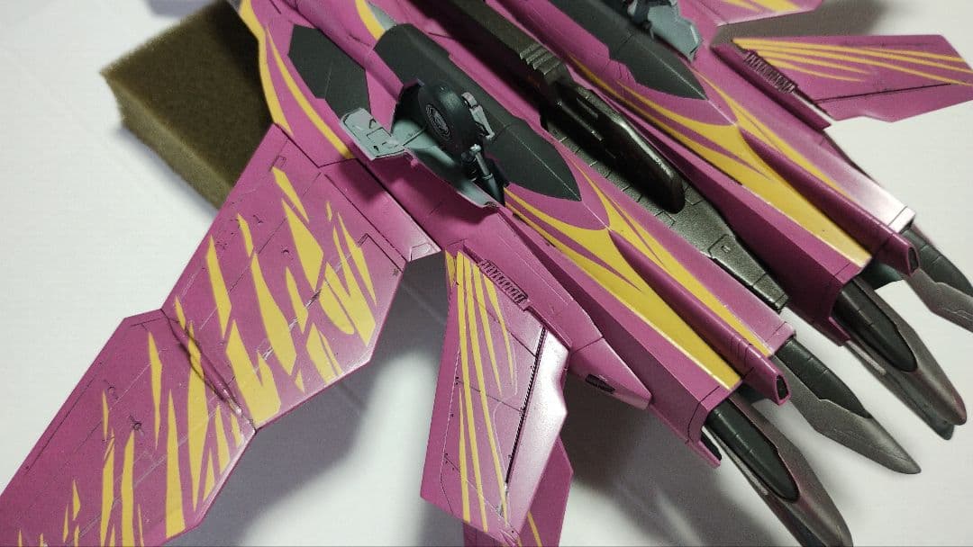 プラモデル完成機　1/72　SV-51γ、Nora type(マクロスゼロ)