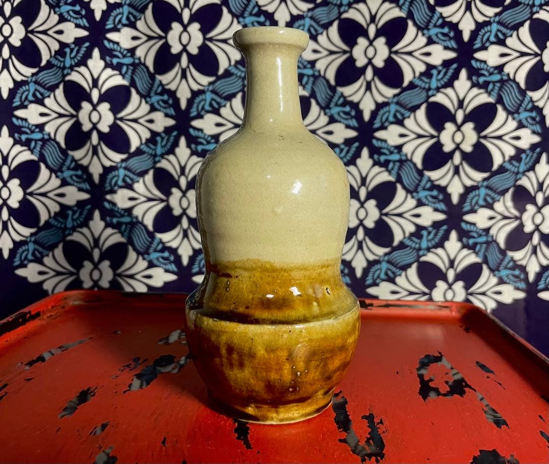 大嶺實清氏　嘉瓶（ゆしびん）