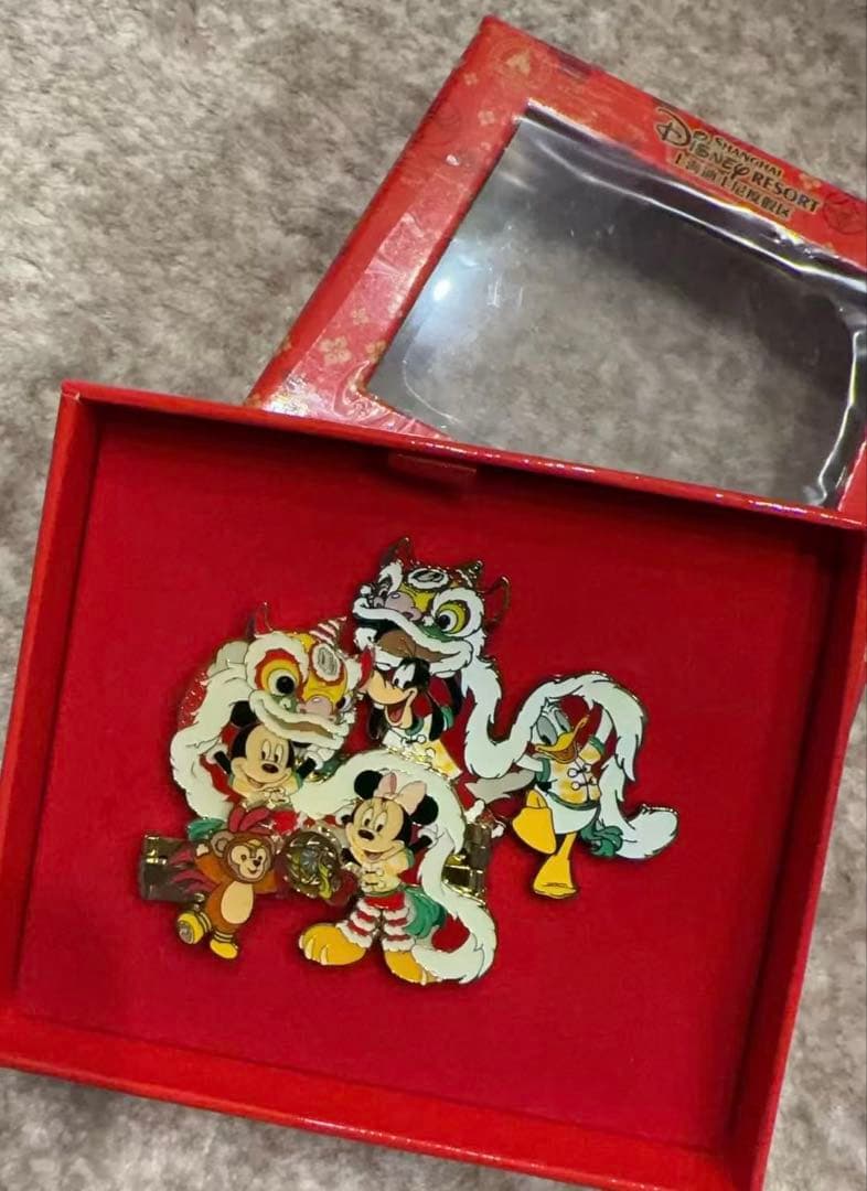 上海ディズニーランド正規品春節ピンバッジミッキー獅子舞限数1000