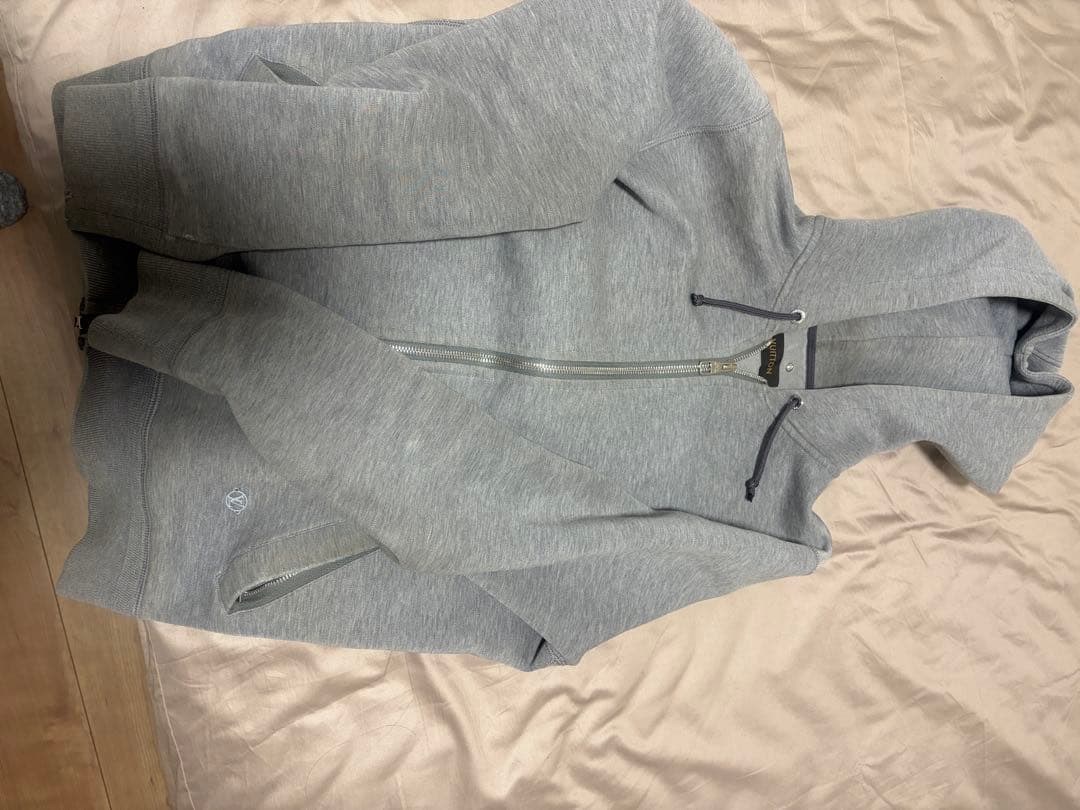 ジャンク　ヴィトン グレー ジップパーカー