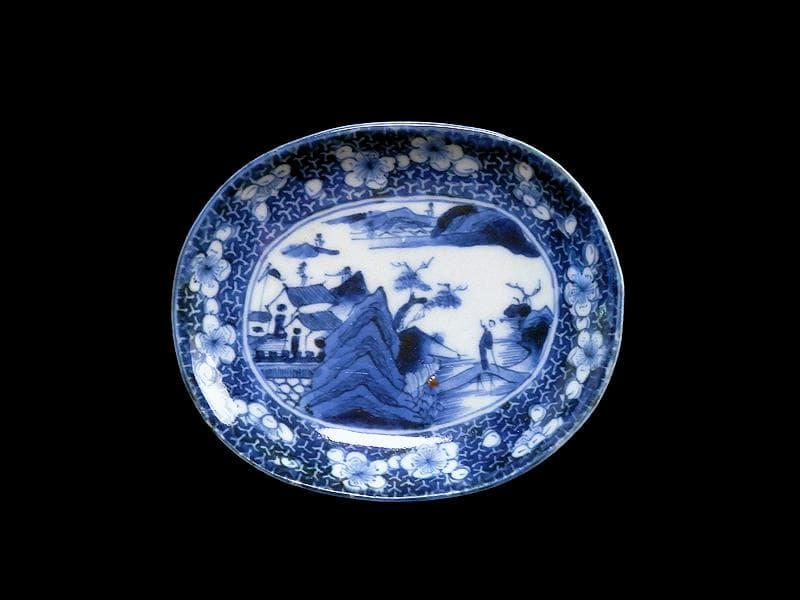 古伊万里　染付　墨弾き　梅に山村の図　手塩皿　A961AS-CWi