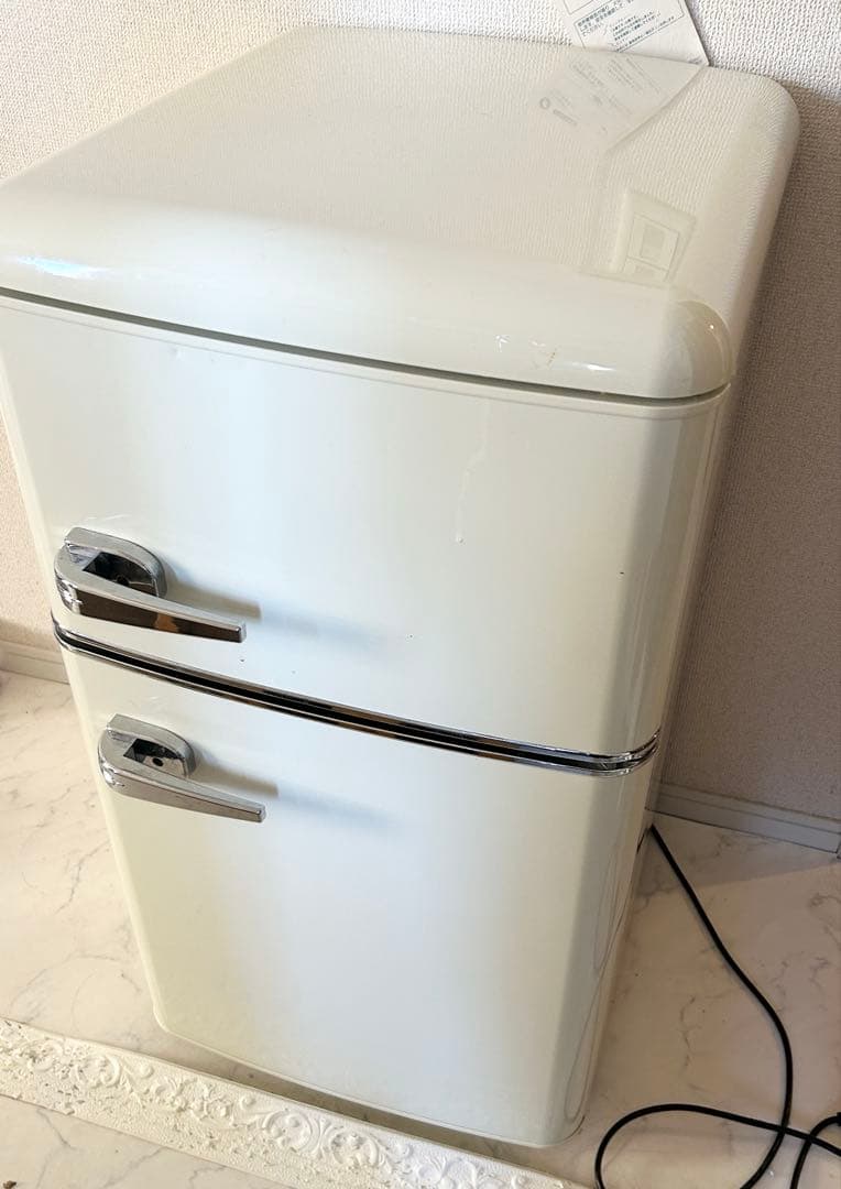 ホワイト 2ドア冷蔵庫 ガラス棚付き