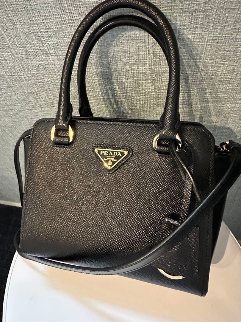PRADA★1BA380 サフィアーノショルダーバッグ　ブラック
