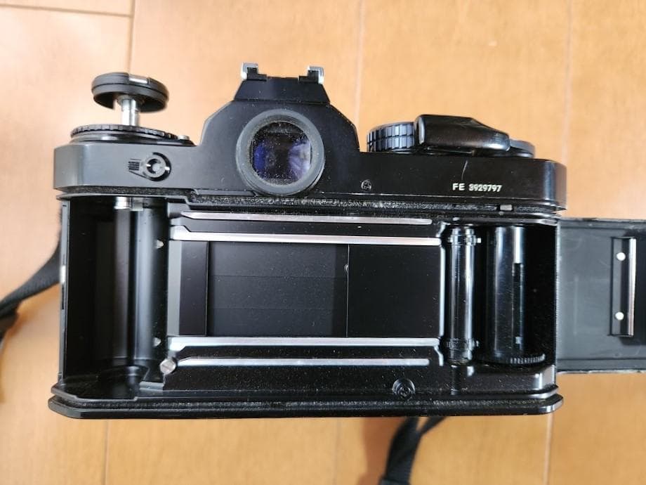 Nikon FE 一眼レフカメラ Nikkor 50mm f/1.4（中古）