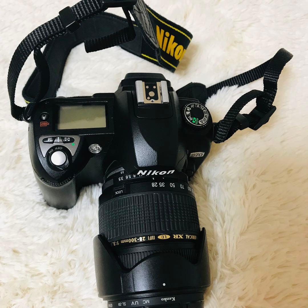 NIKON ボディ　ニコン　 D70 一眼レフ　デジタルカメラ　本体　デジカメ