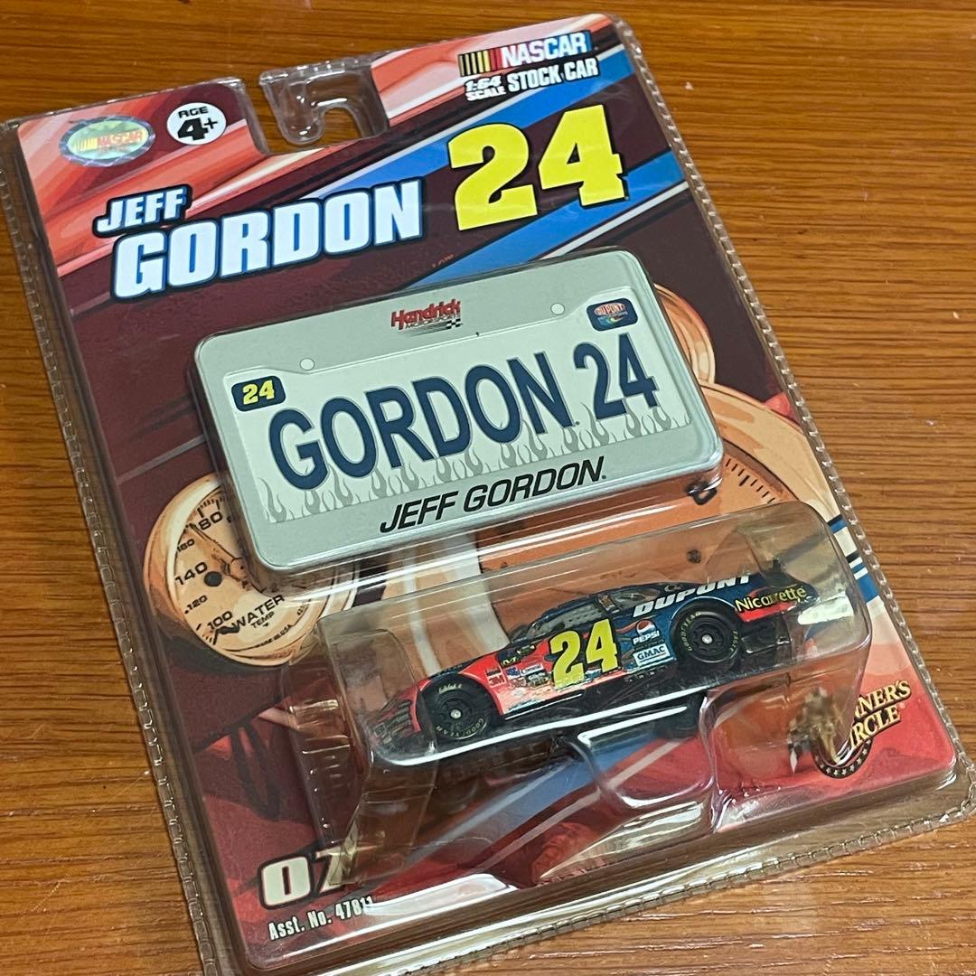 ナスカー 1/64 ジェフ ゴードン デュポン DuPont 2007