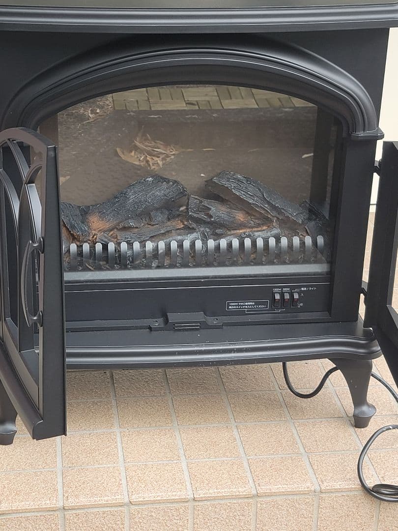 美品 ワイド暖炉型ファンヒーター 2017年 BLT-999B-3-BK ニトリ
