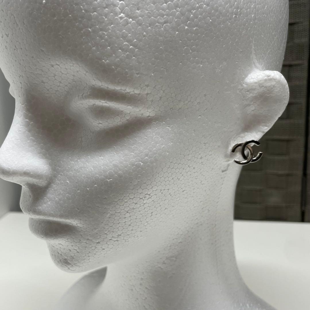 ニ*中様 CHANEL シルバー ココマークロゴ ピアス