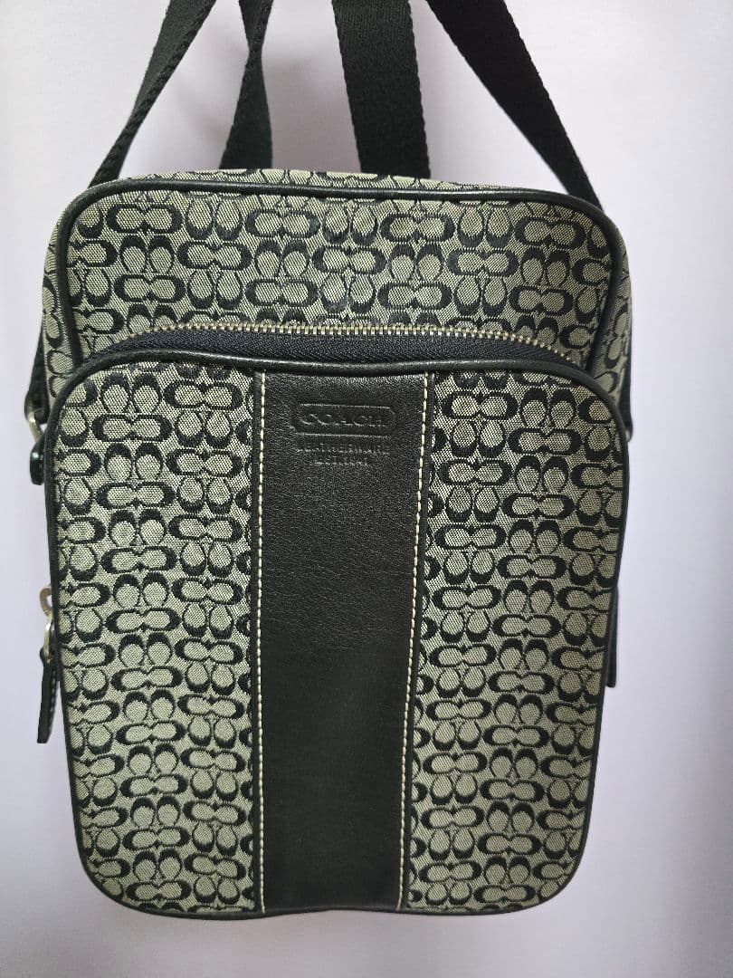 コーチ ミニシグネチャー 斜め掛け可 ショルダーバッグ ブラック グレー