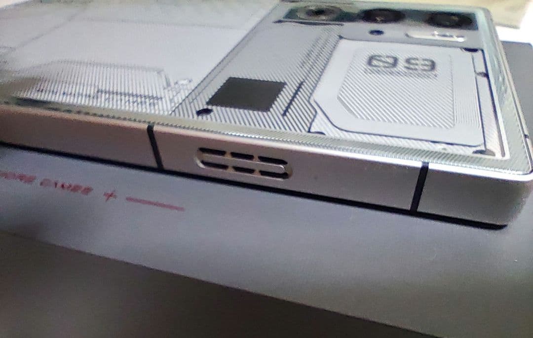 REDMAGIC 9 Pro日本版16GB/512GB fall