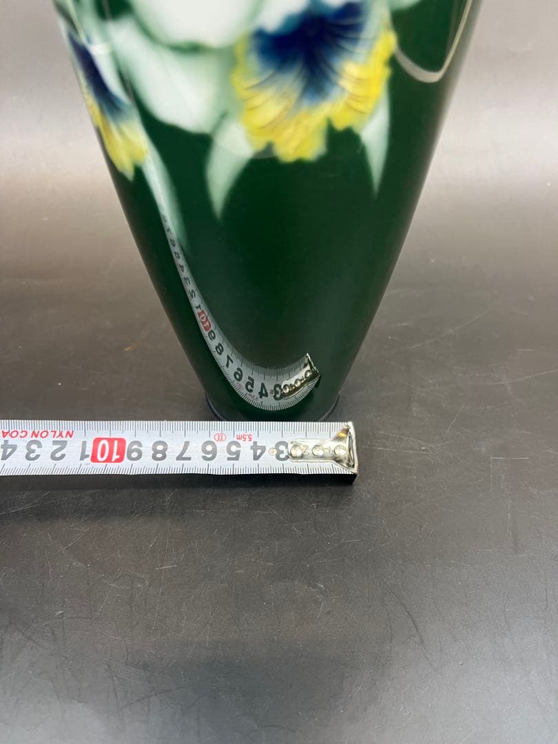 ［珍品］安藤七宝燒 緑透釉　口と底の包みは純銀です　高さ26cm 送料込み