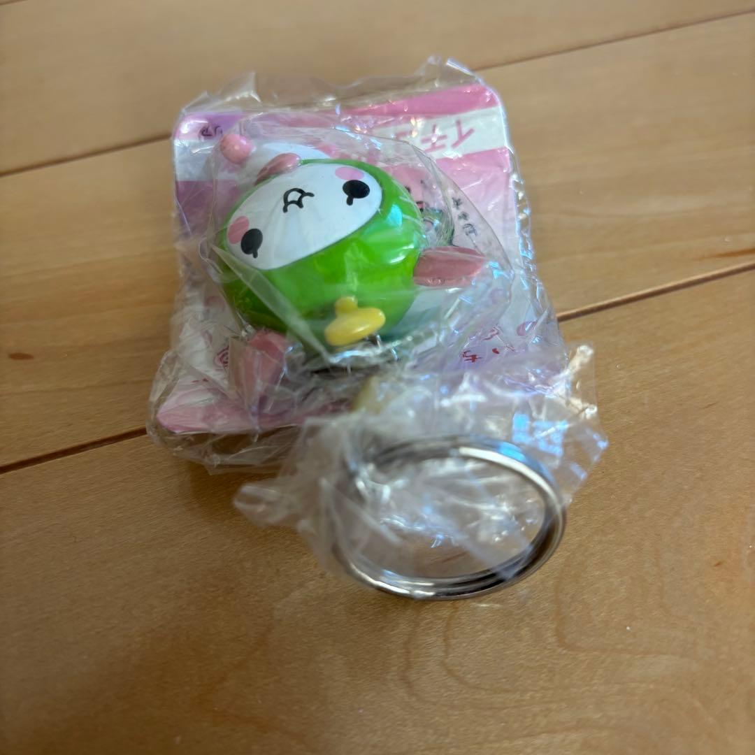 いちご牛乳 キーチェーンフィギュア　こうさぎ　平成レトロ　キーホルダー　レア