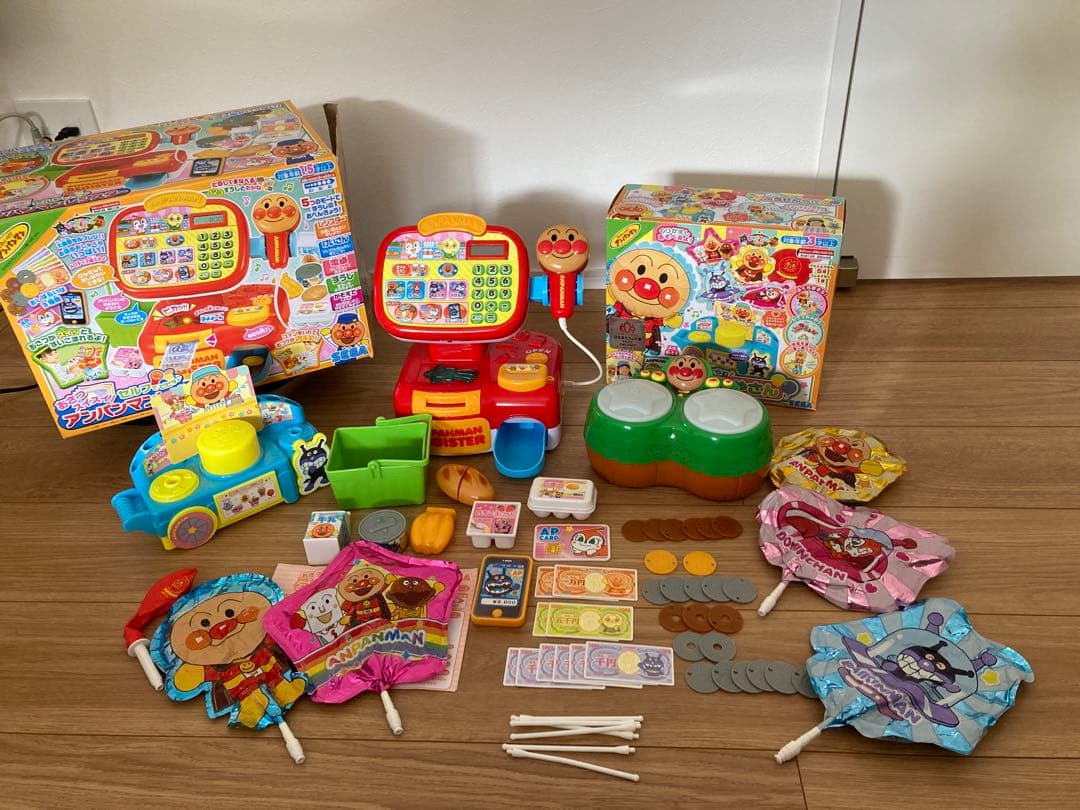 アンパンマン　おもちゃまとめ売り　レジスター　ボンゴ　ふうせんやさん　ぬいぐるみ