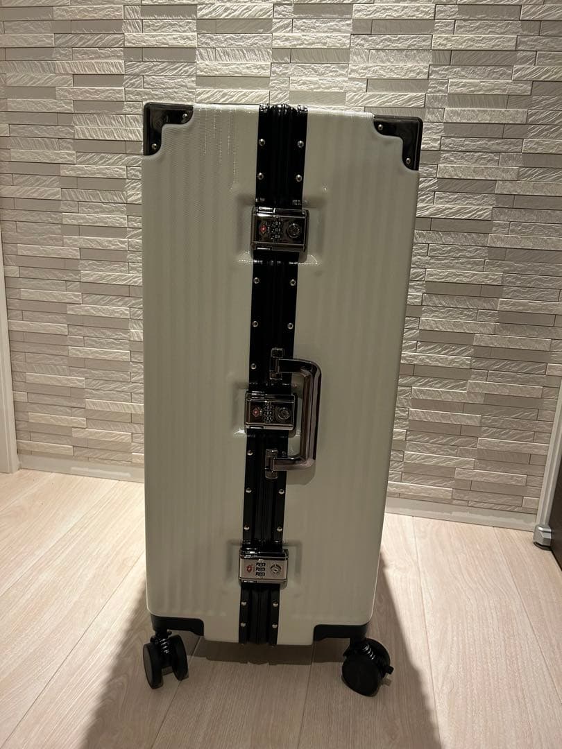 C.jutro キャリーケース　ホワイトL (95L)