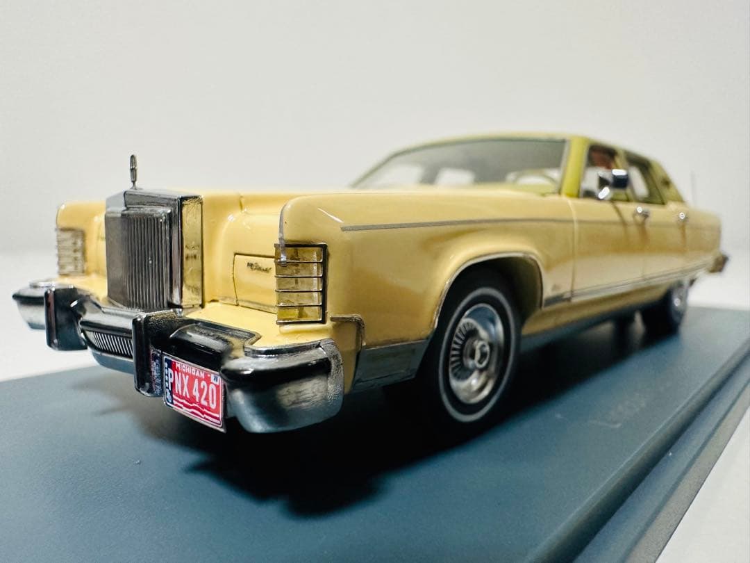 Neoネオ/Lincolnリンカーン Towncarタウンカー 1/43 絶版