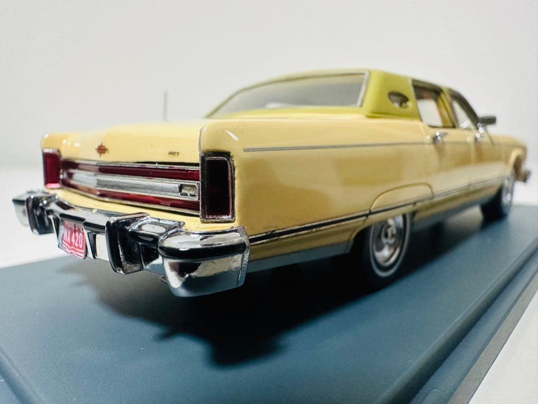 Neoネオ/Lincolnリンカーン Towncarタウンカー 1/43 絶版