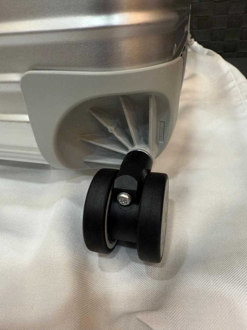 【極美品】RIMOWA リモワ PILOT パイロット スーツケース 31L
