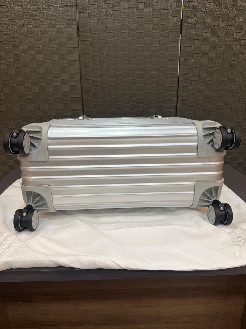 【極美品】RIMOWA リモワ PILOT パイロット スーツケース 31L